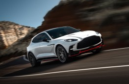 Aston Martin DBX S